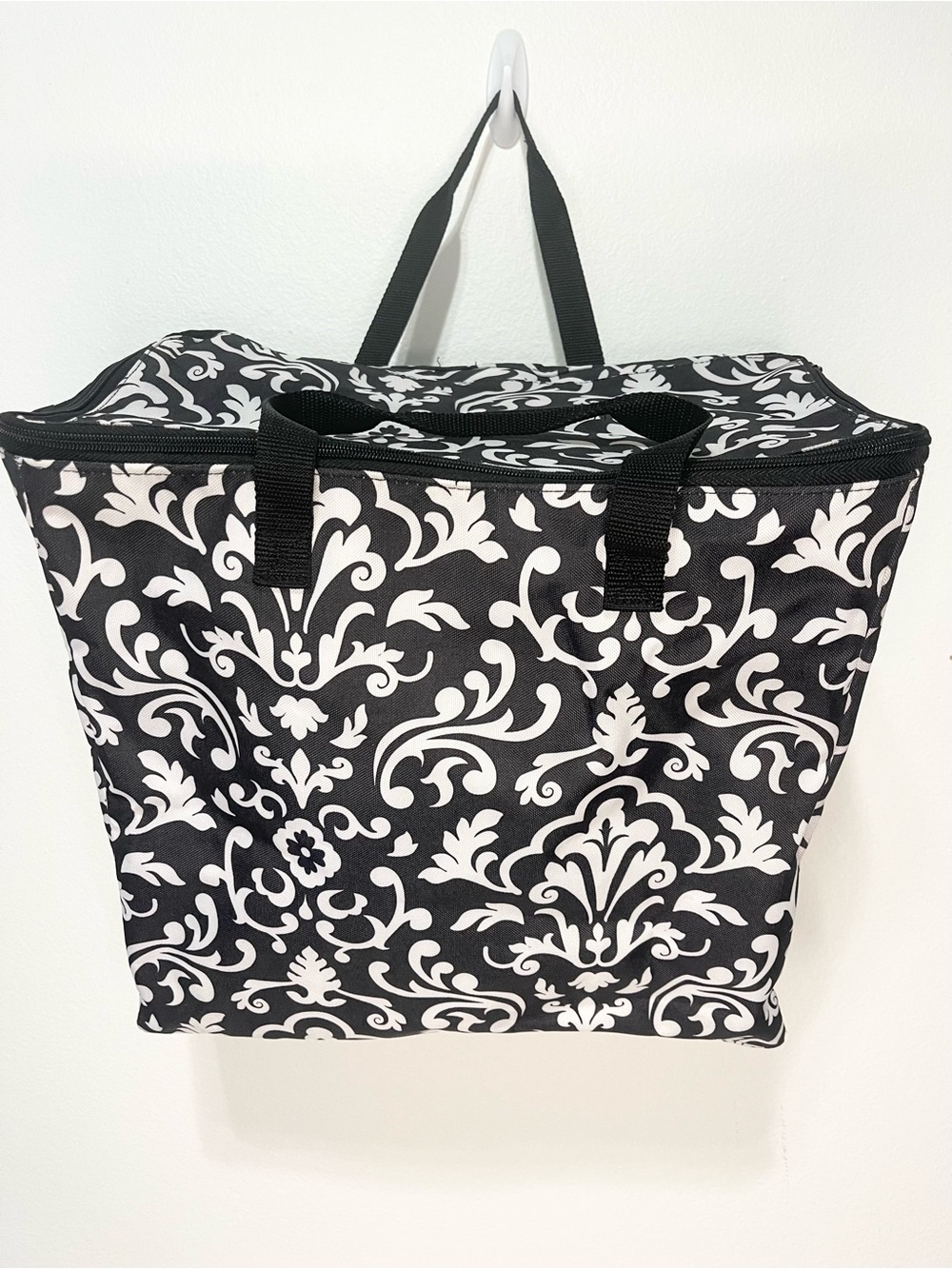 thirty-one Insulated Trunk Organizer/Wet Pack
Carrier Black /White Damask